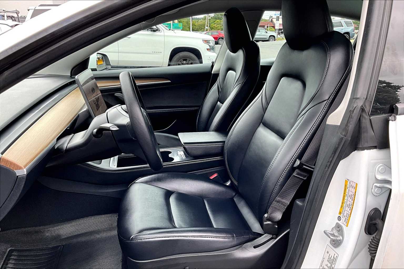 2023 Tesla Model 3  - Photo 10