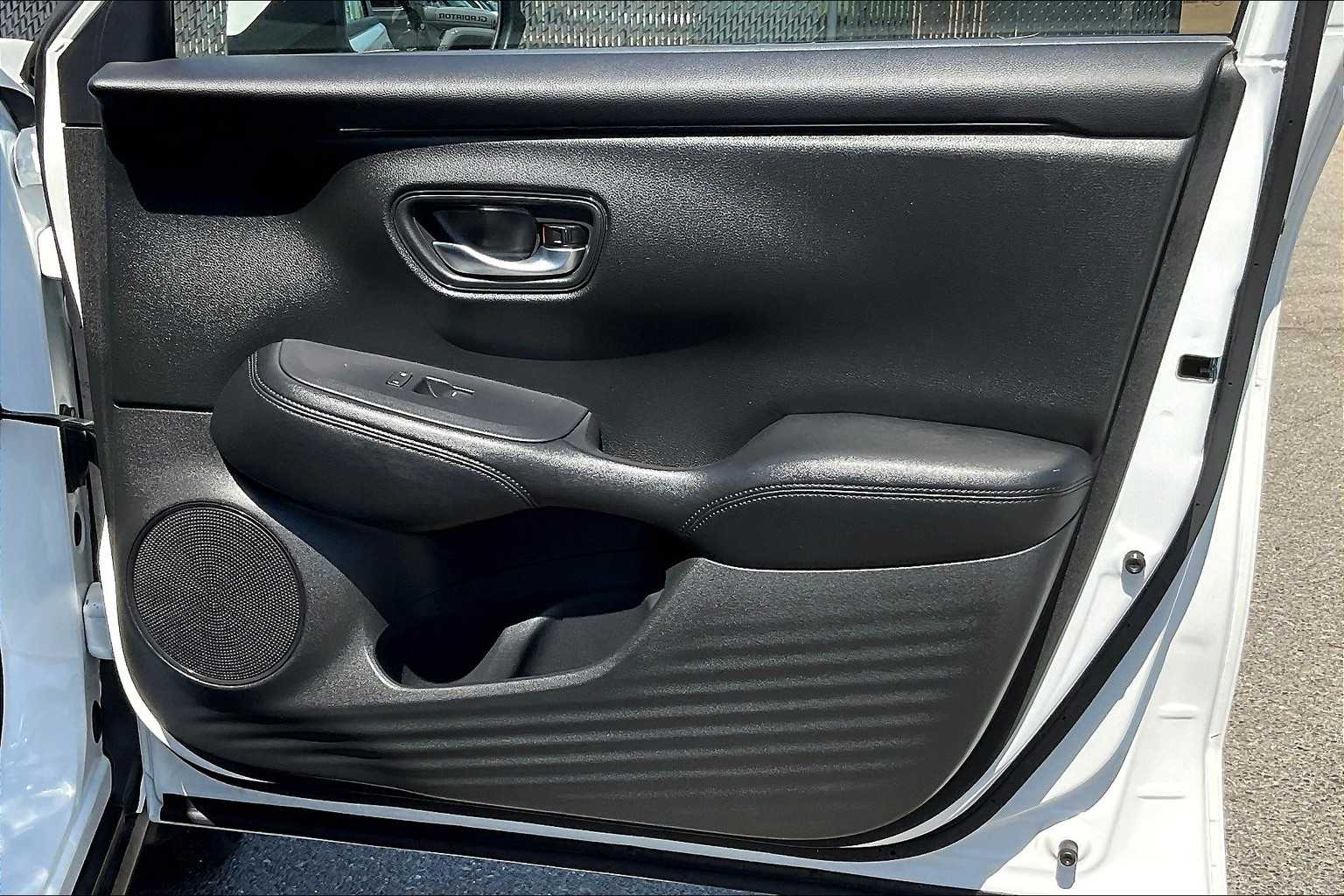 2023 Honda HR-V LX - Photo 12