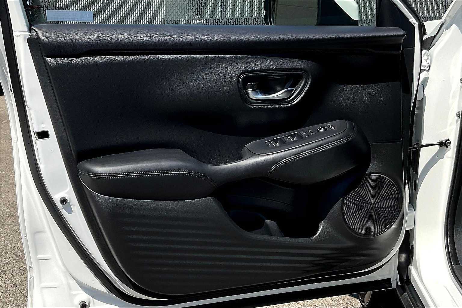 2023 Honda HR-V LX - Photo 9