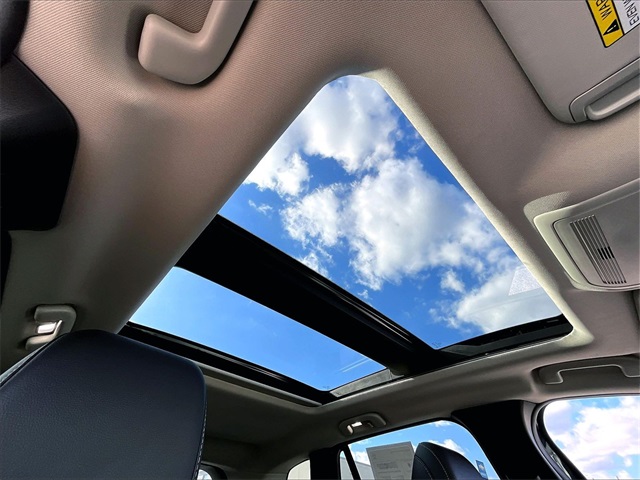 2025 Mazda CX-50 2.5 S Premium Package - Photo 21