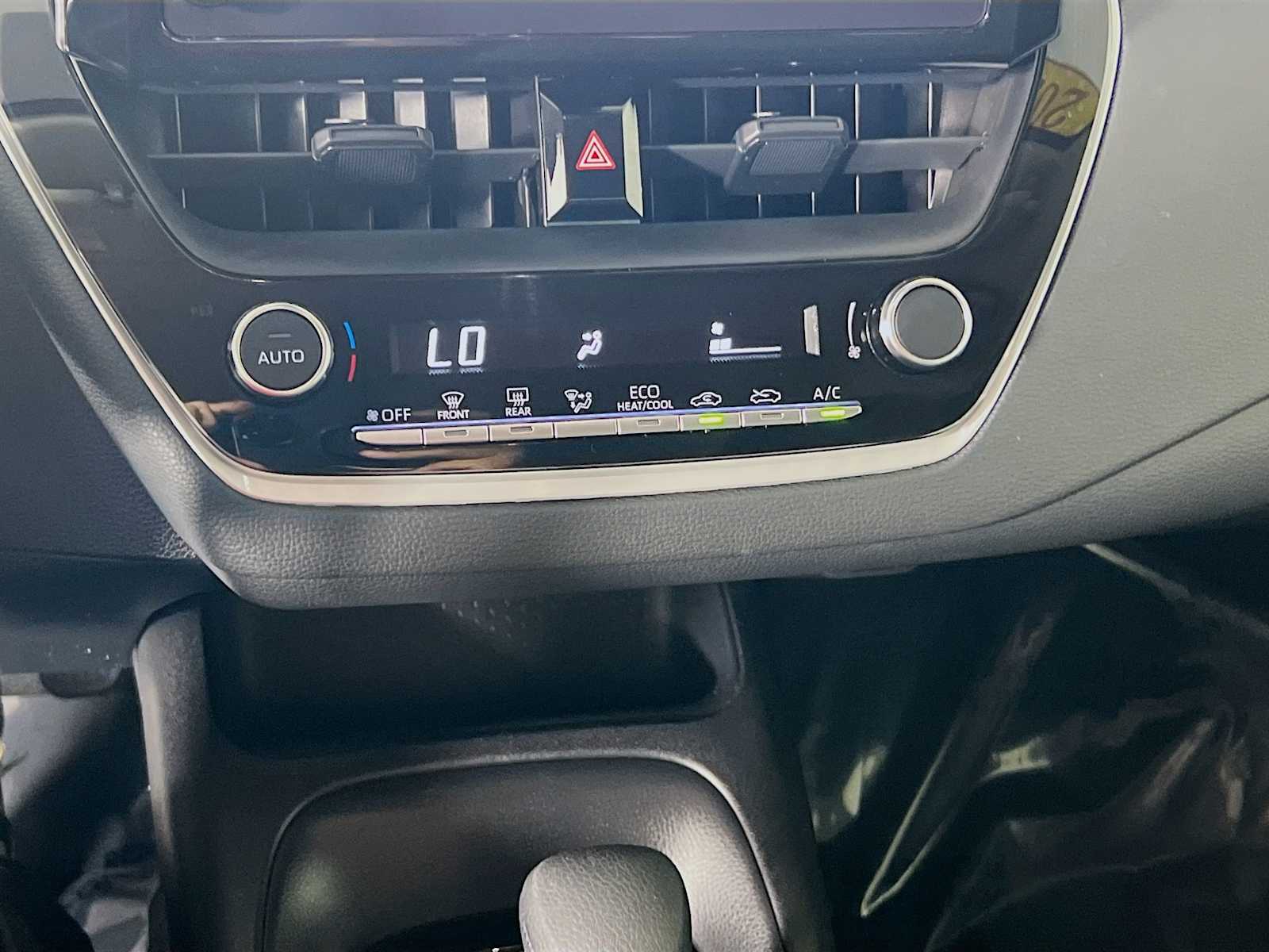 2024 Toyota Corolla LE - Photo 15