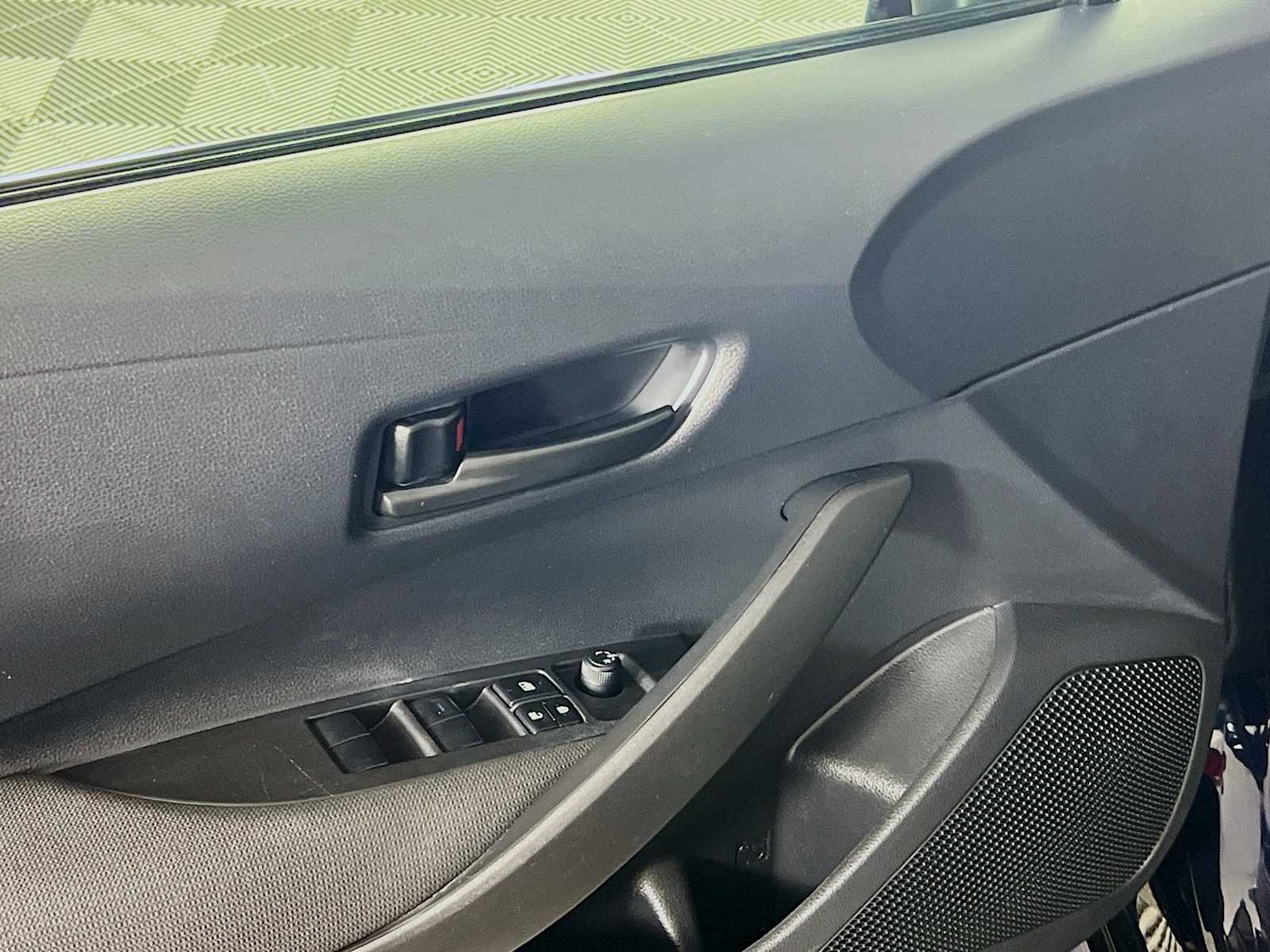 2024 Toyota Corolla LE - Photo 17