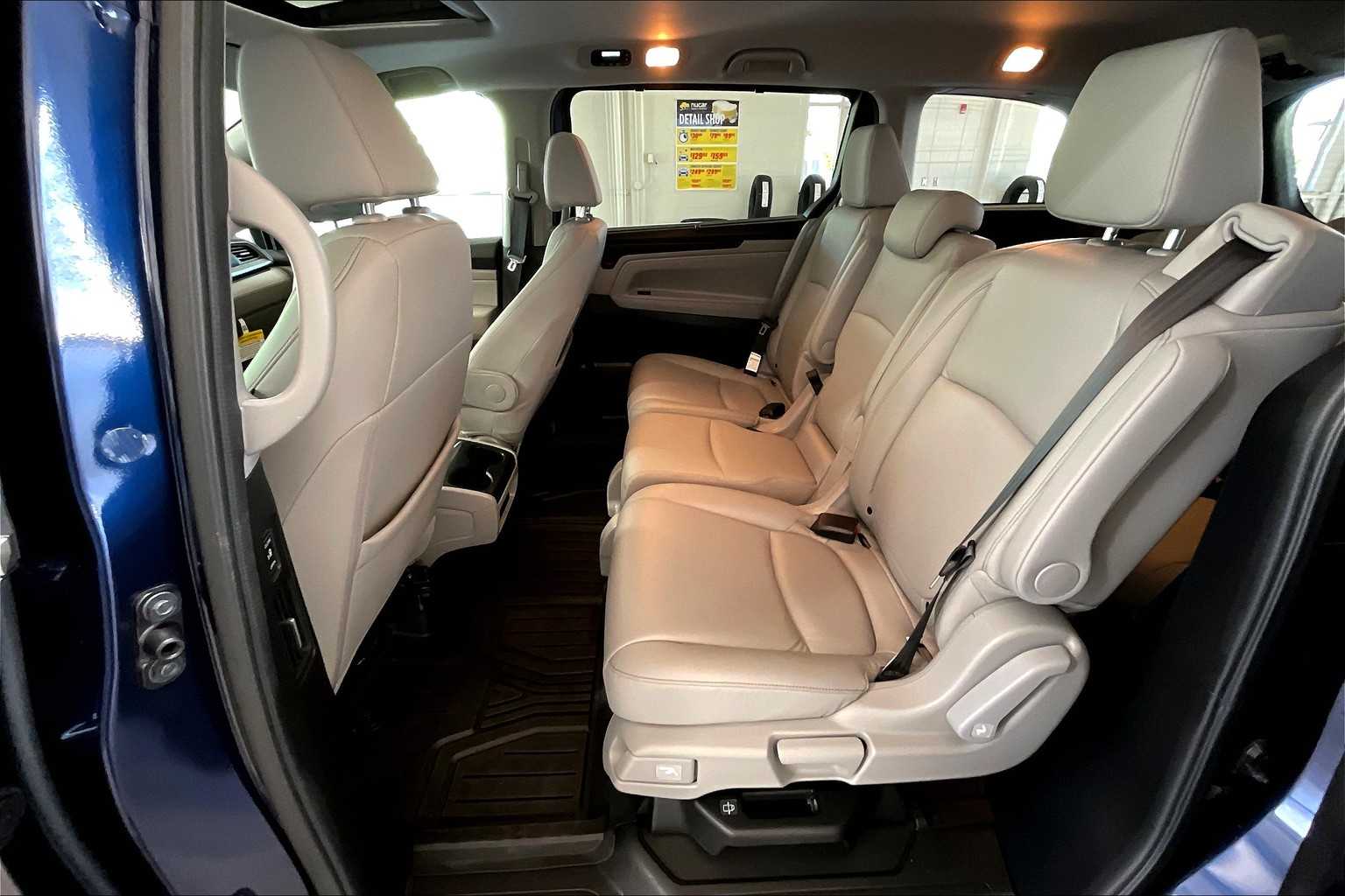 2024 Honda Odyssey EX-L - Photo 15