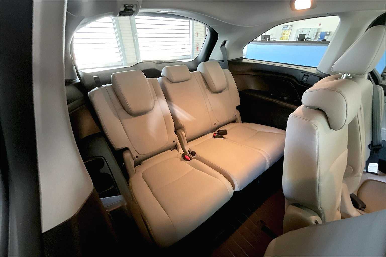 2024 Honda Odyssey EX-L - Photo 17