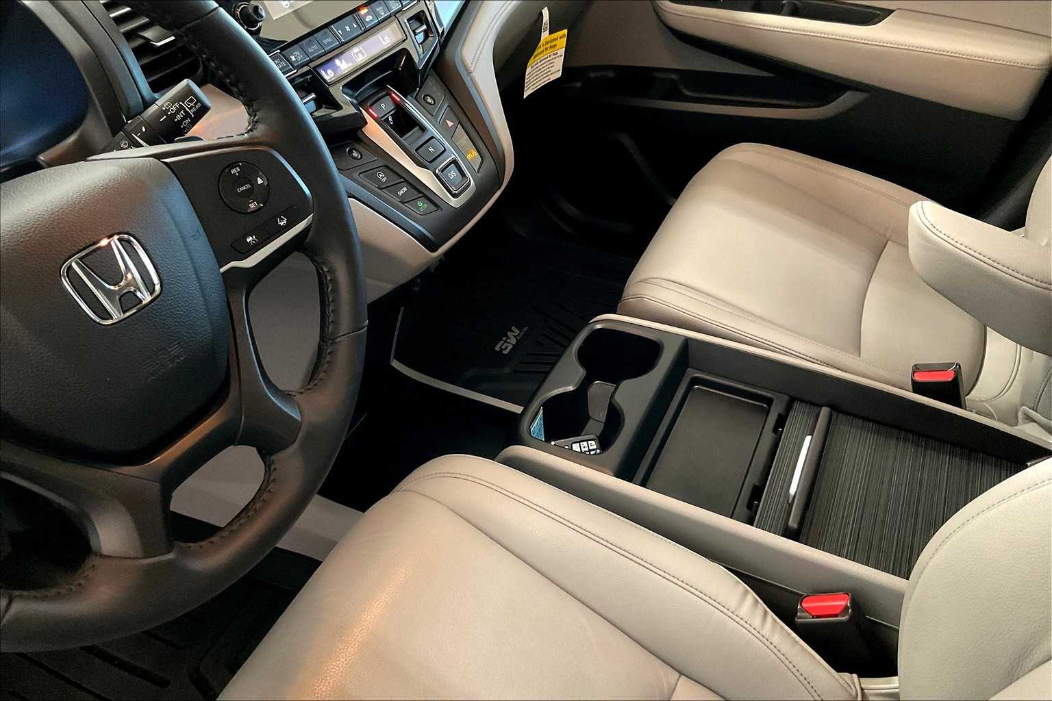 2024 Honda Odyssey EX-L - Photo 21