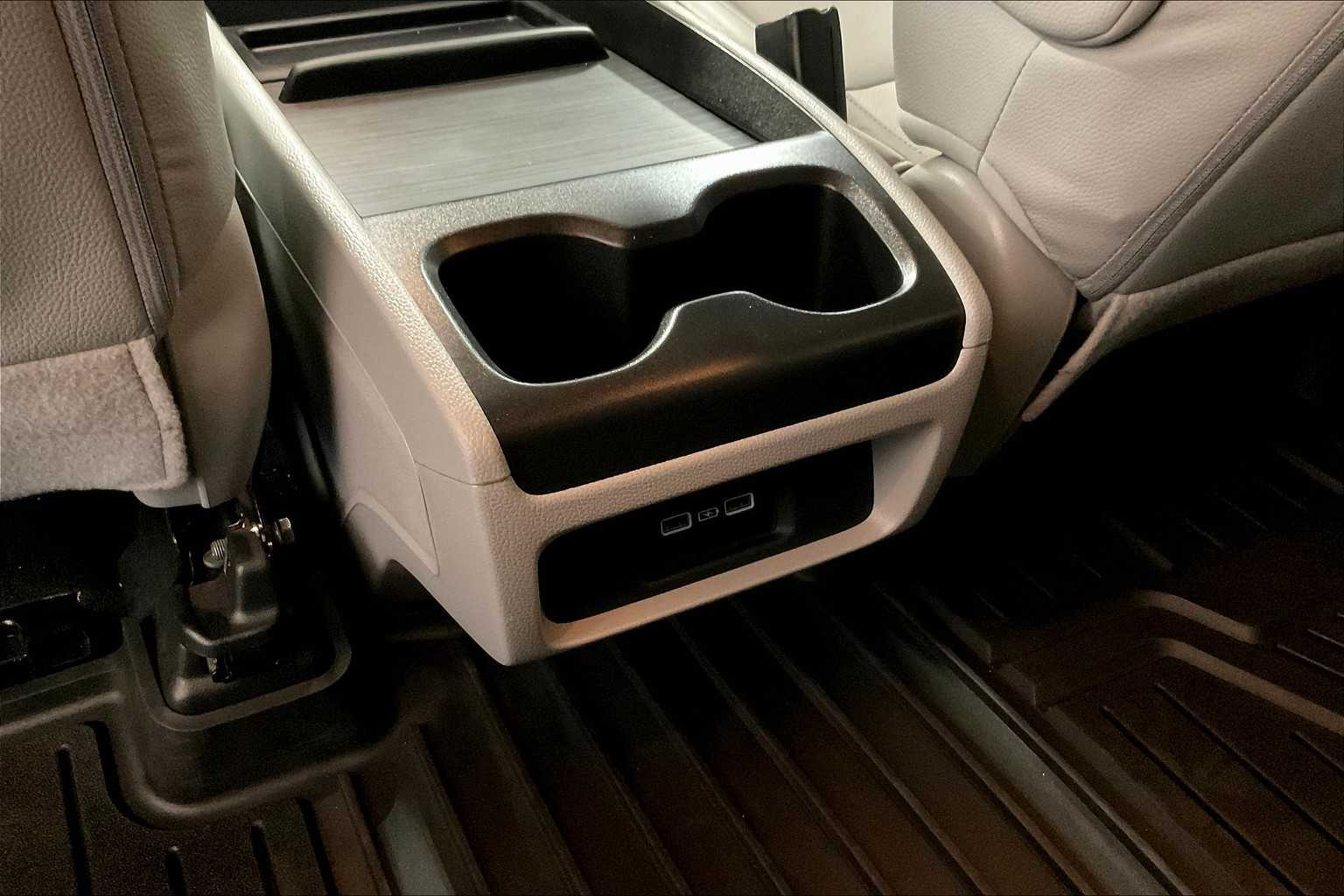 2024 Honda Odyssey EX-L - Photo 28