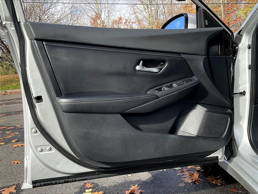 2022 Nissan Sentra SV - Photo 9