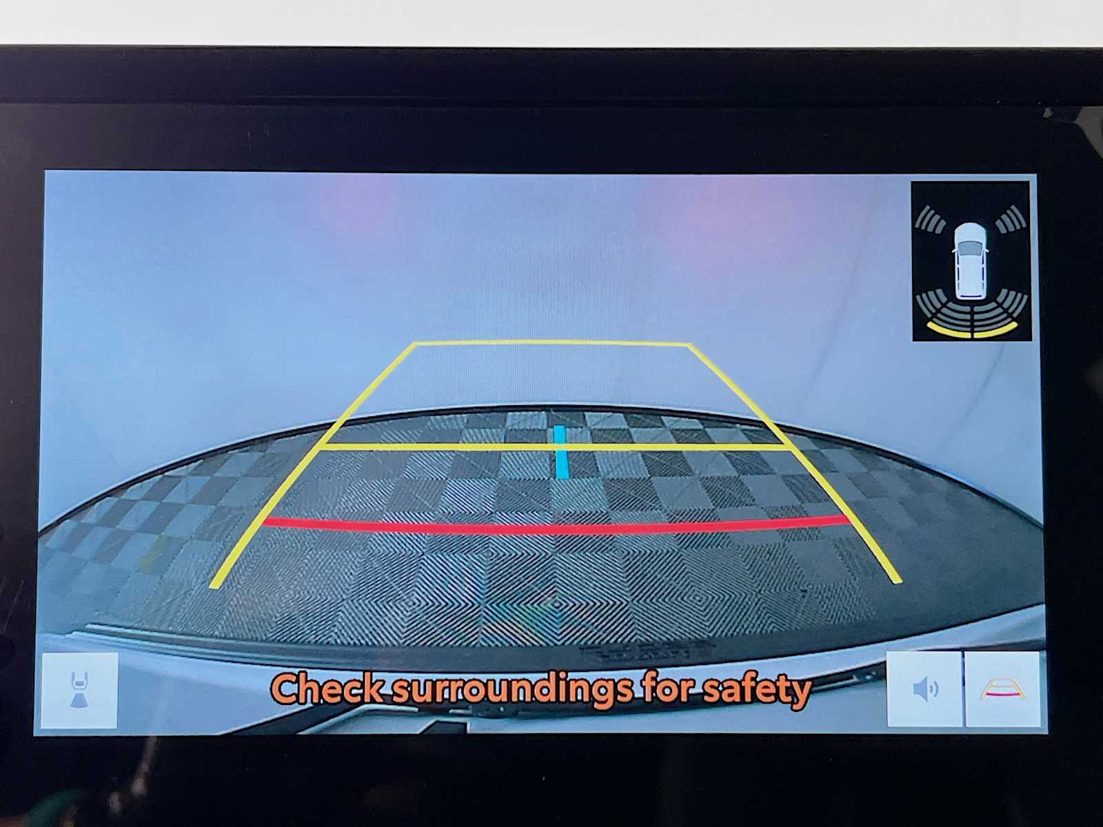 2025 Toyota Corolla Cross XLE - Photo 9