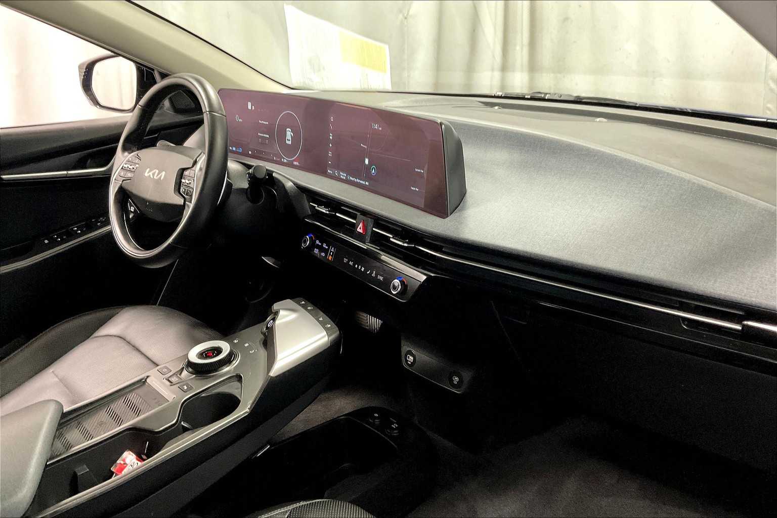 2024 Kia EV6 Wind - Photo 14