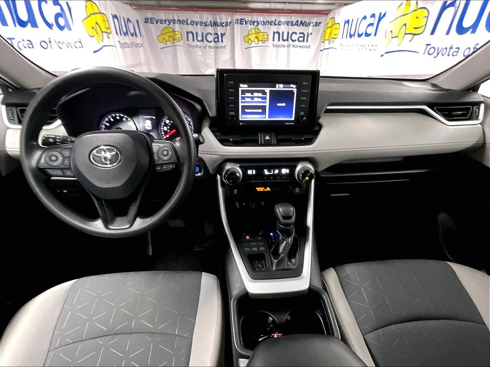 2021 Toyota RAV4 XLE - Photo 21
