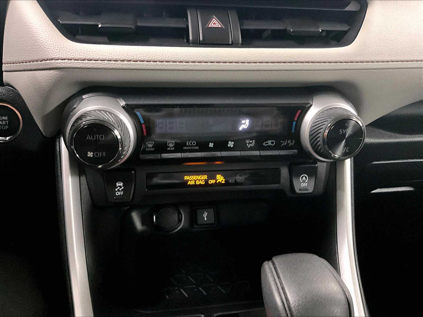 2021 Toyota RAV4 XLE - Photo 25