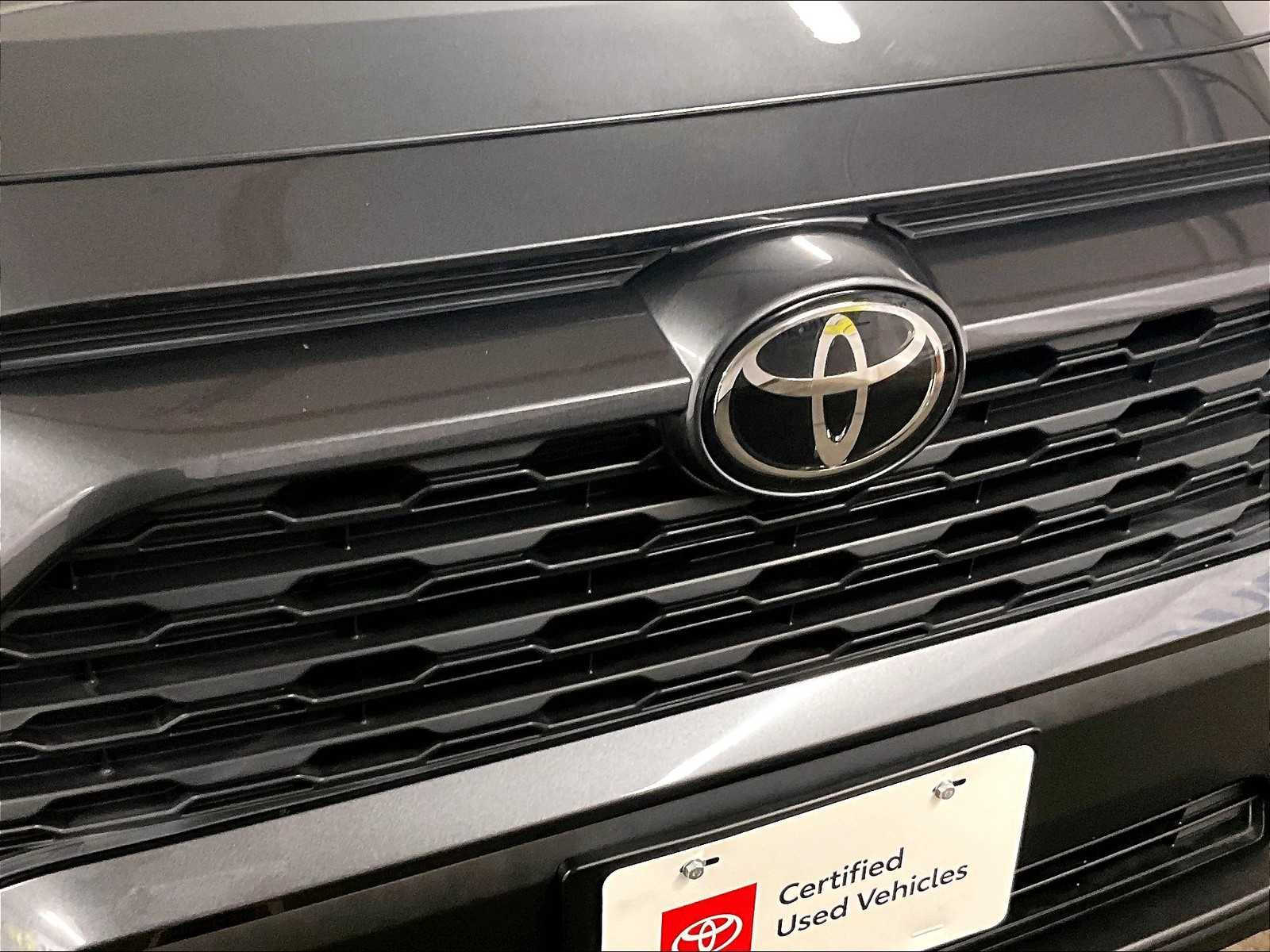 2021 Toyota RAV4 XLE - Photo 31