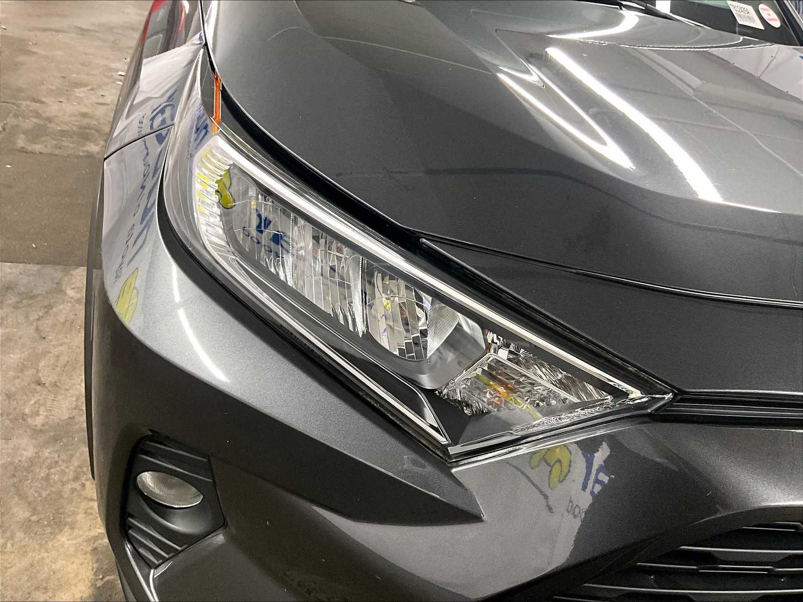 2021 Toyota RAV4 XLE - Photo 32