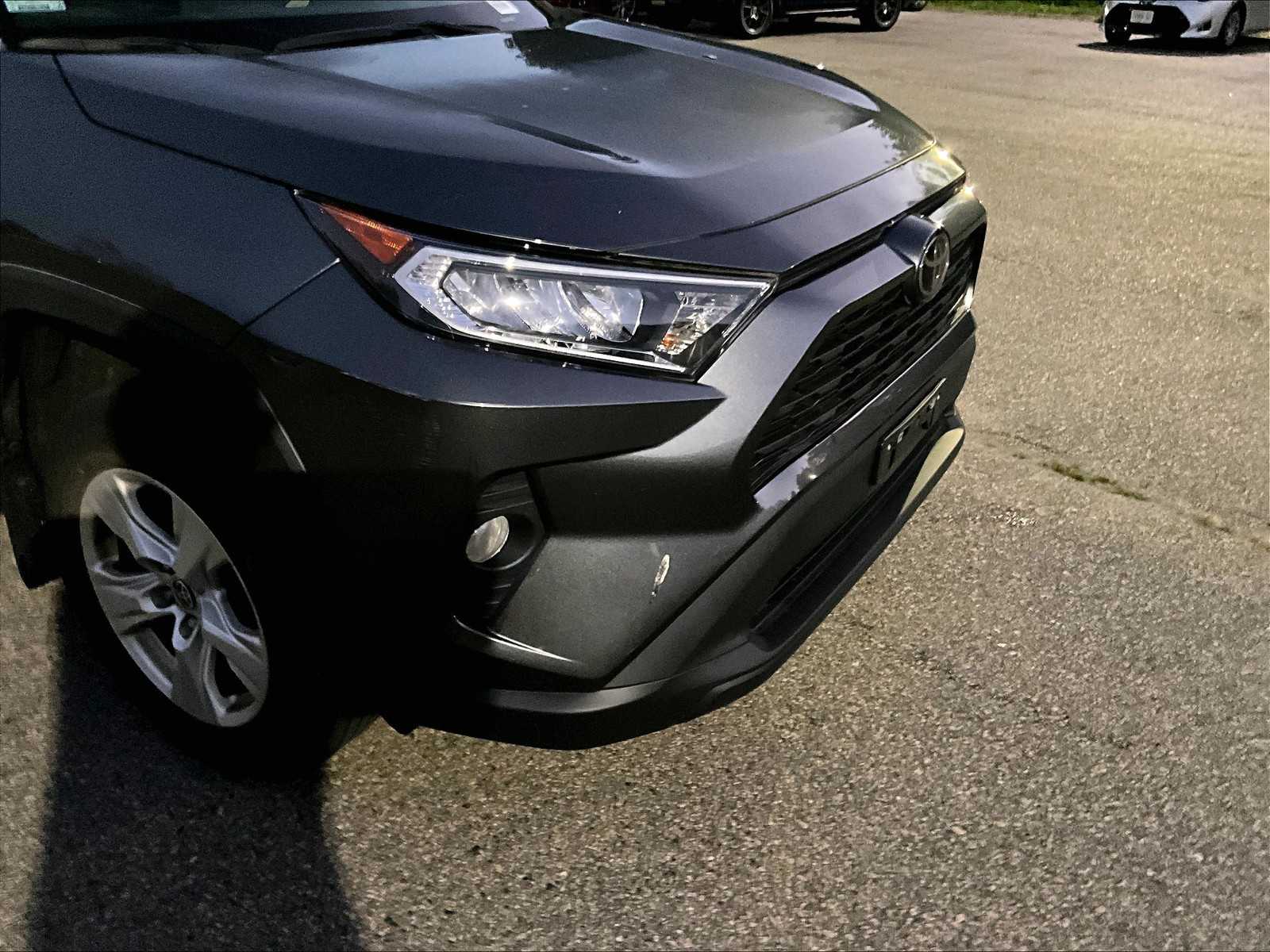 2021 Toyota RAV4 XLE - Photo 5