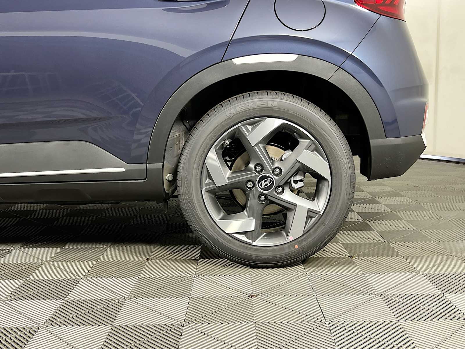 2025 Hyundai Venue Limited - Photo 19
