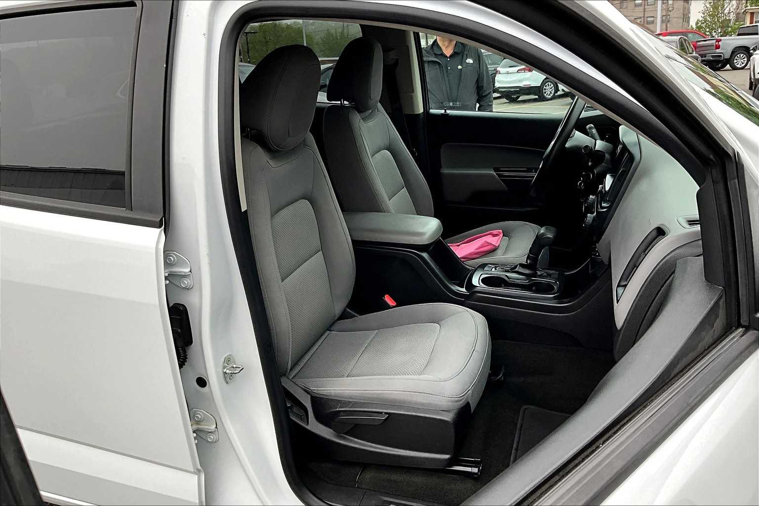 2017 Chevrolet Colorado 4WD WT - Photo 11