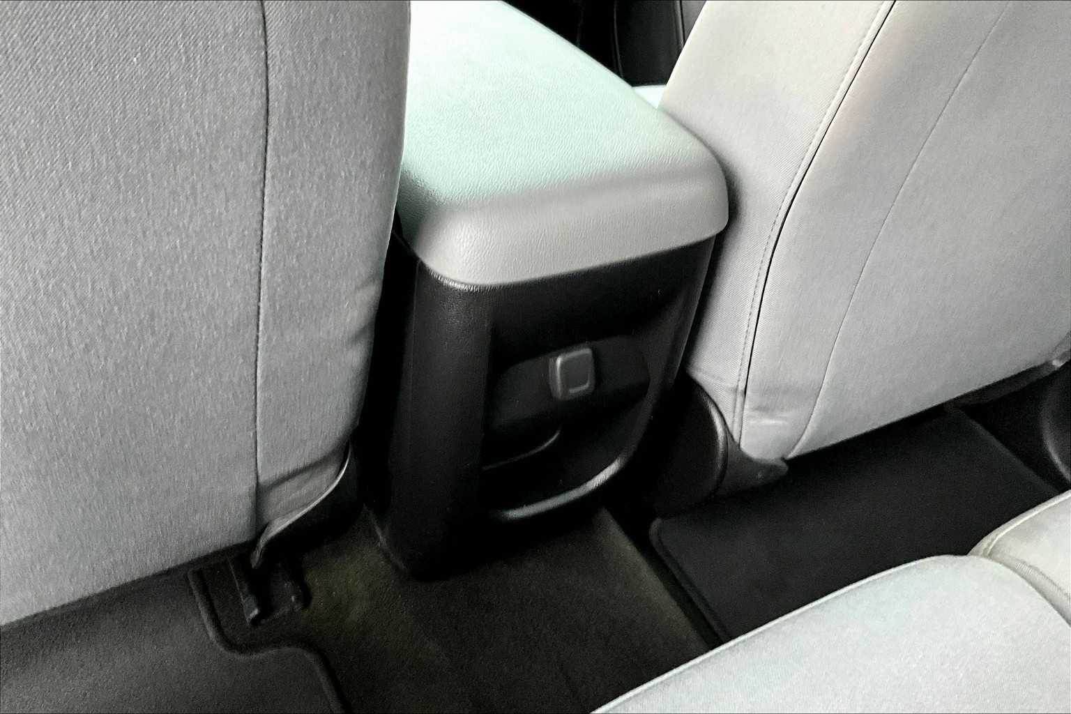 2017 Chevrolet Colorado 4WD WT - Photo 26