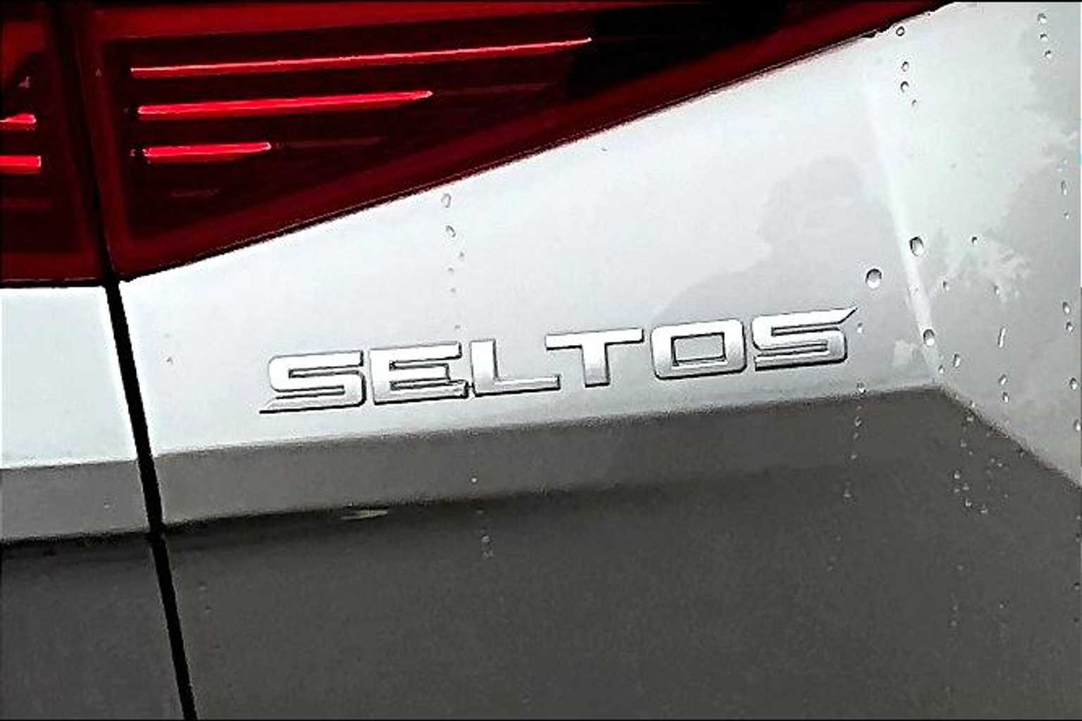 2022 Kia Seltos EX - Photo 28