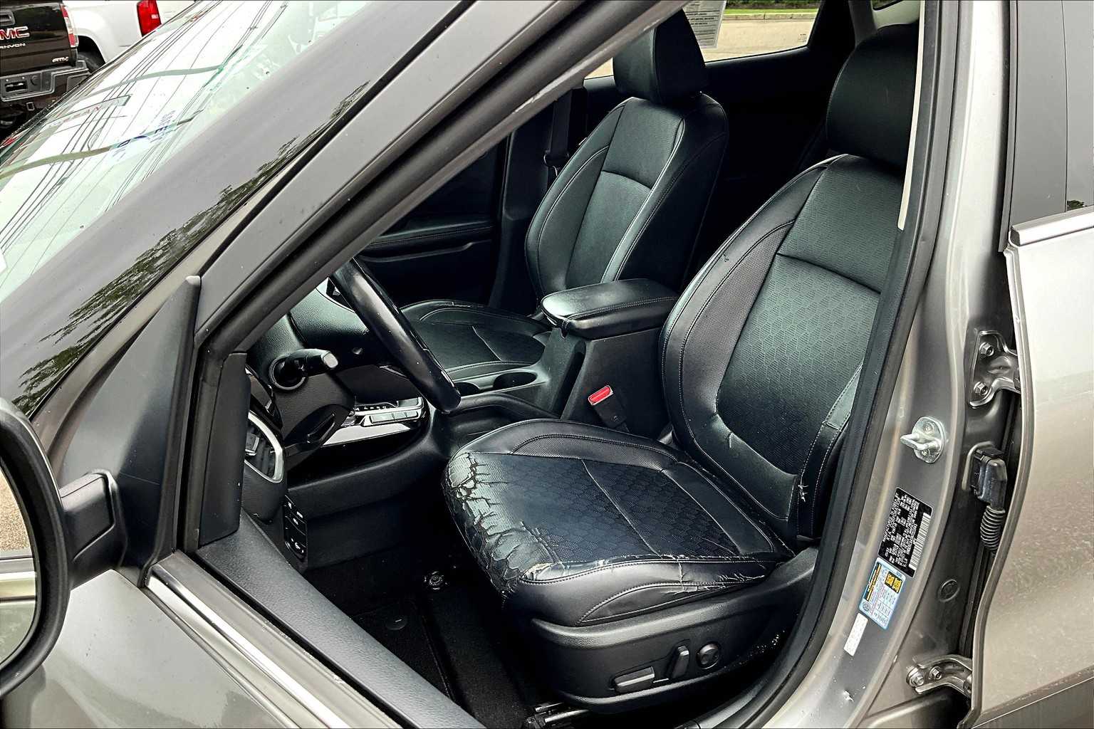 2022 Kia Seltos EX - Photo 10