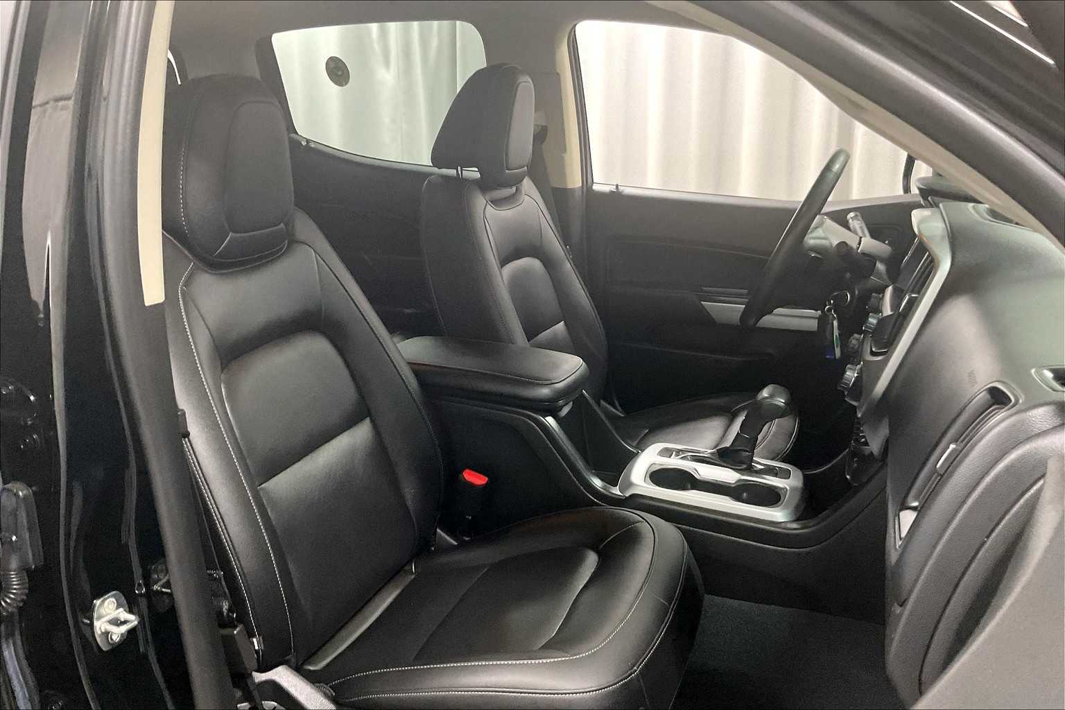 2020 Chevrolet Colorado 4WD LT - Photo 11