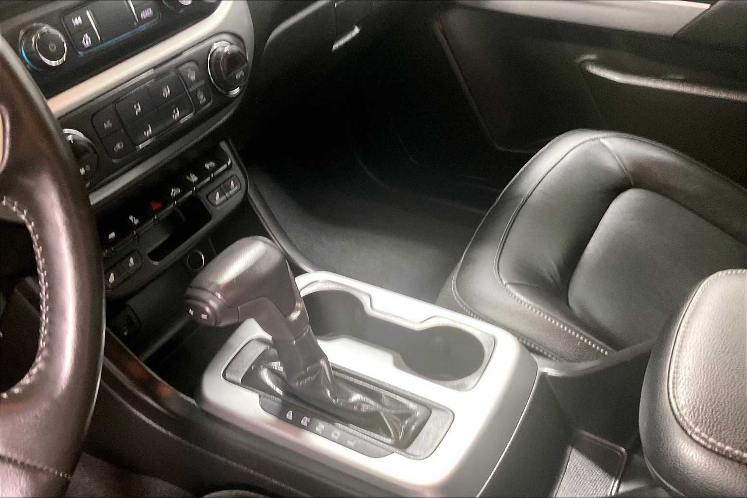2020 Chevrolet Colorado 4WD LT - Photo 20