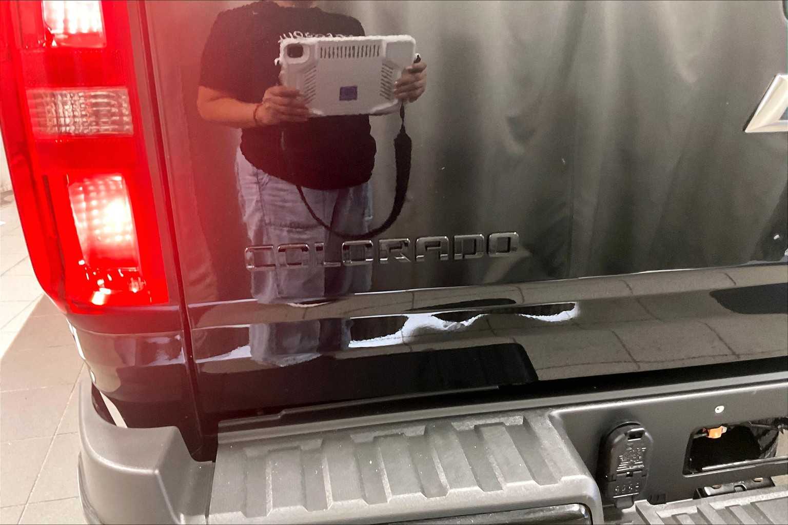 2020 Chevrolet Colorado 4WD LT - Photo 28