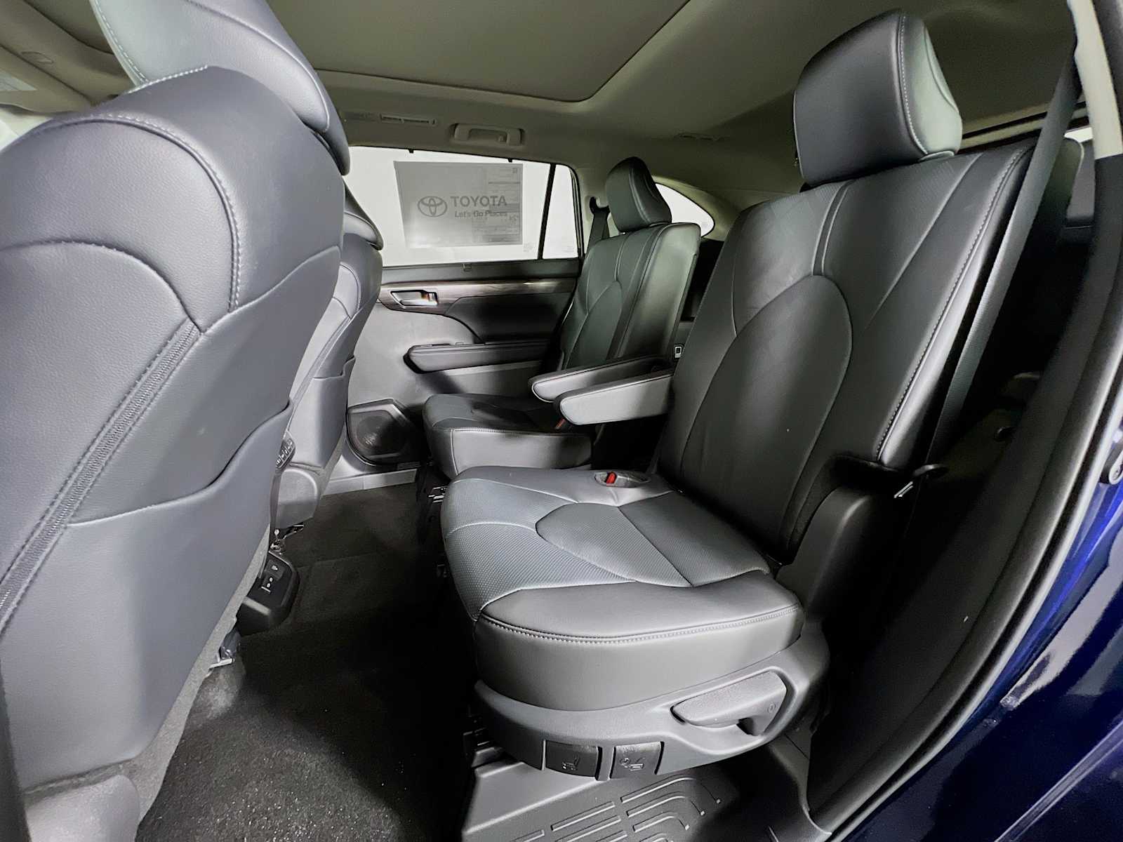 2025 Toyota Highlander Platinum - Photo 12
