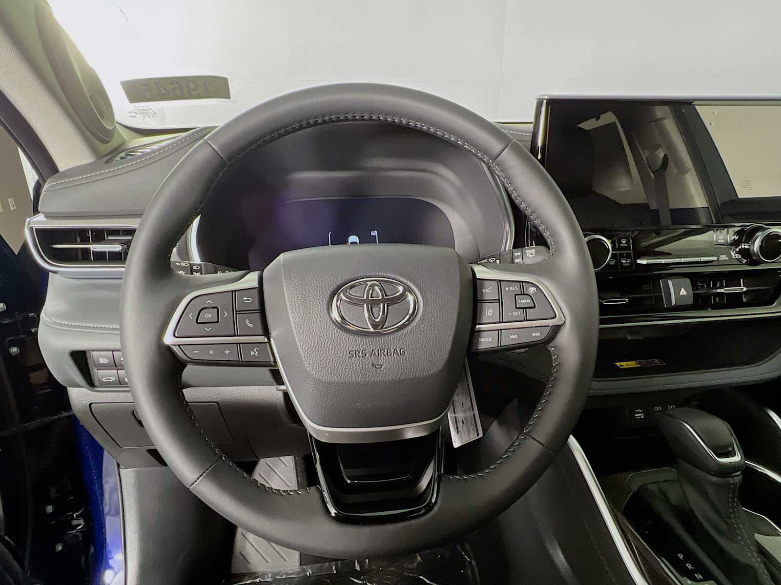 2025 Toyota Highlander Platinum - Photo 6