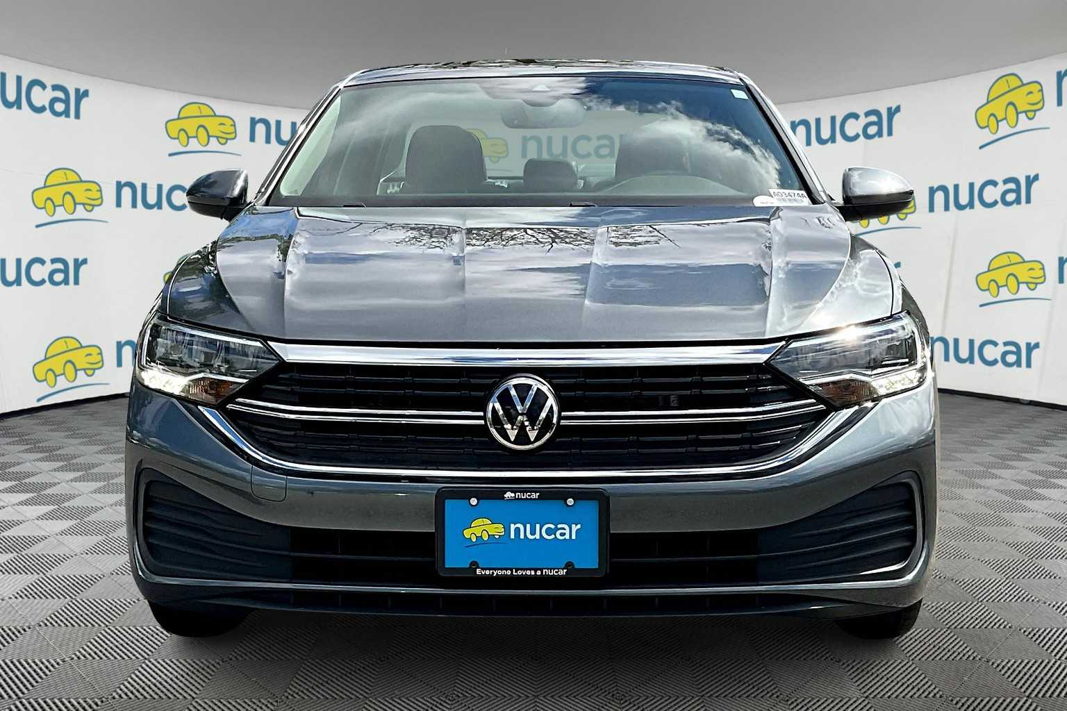 2022 Volkswagen Jetta SE - Photo 2