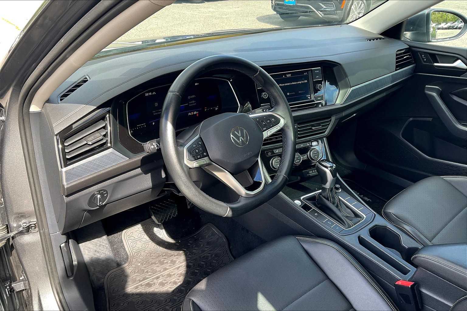 2022 Volkswagen Jetta SE - Photo 8