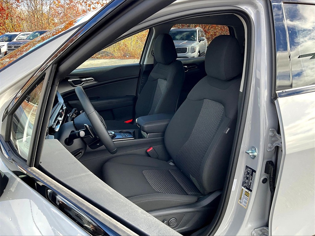 2026 Kia Sportage Hybrid S - Photo 11