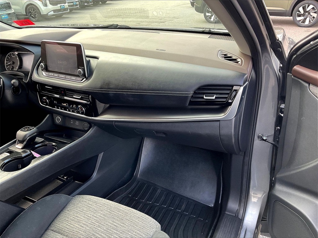2022 Nissan Rogue SV - Photo 12