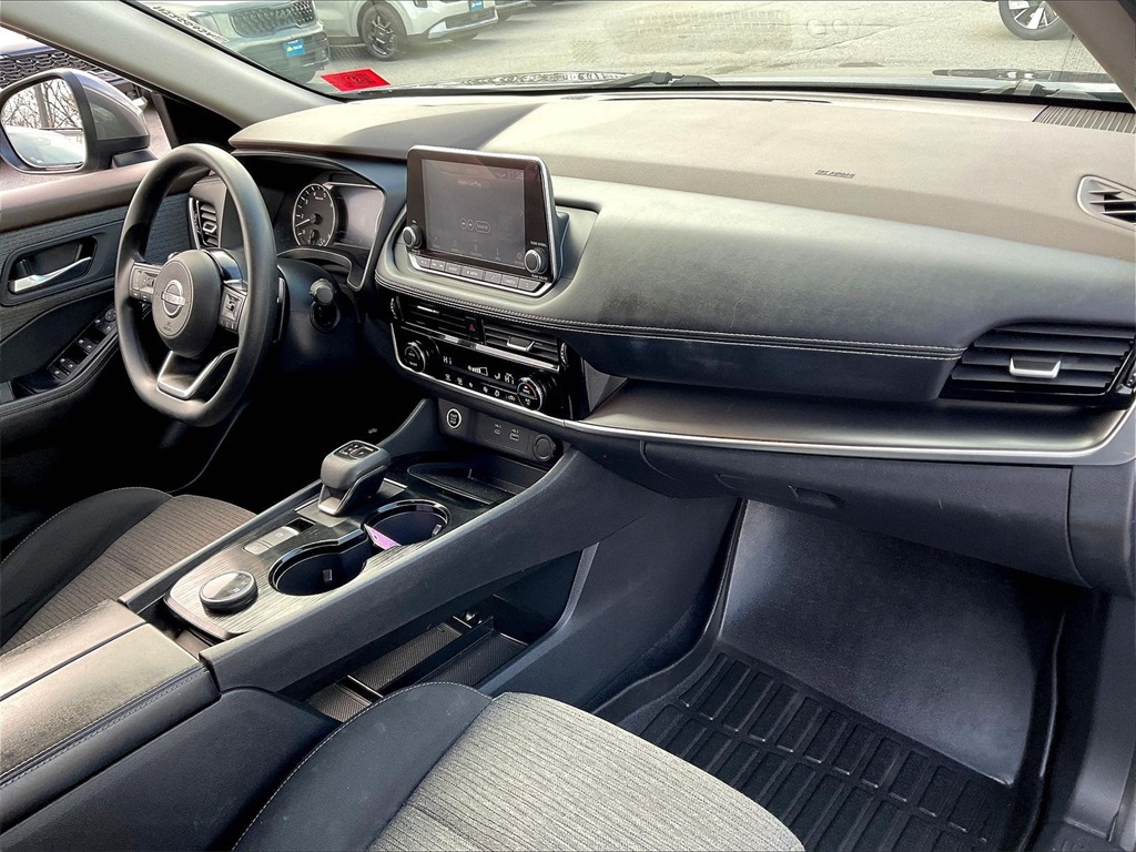 2022 Nissan Rogue SV - Photo 13