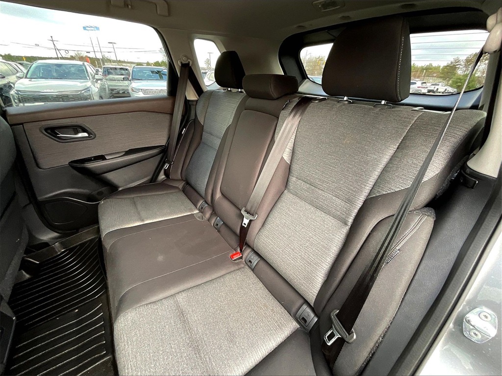 2022 Nissan Rogue SV - Photo 14