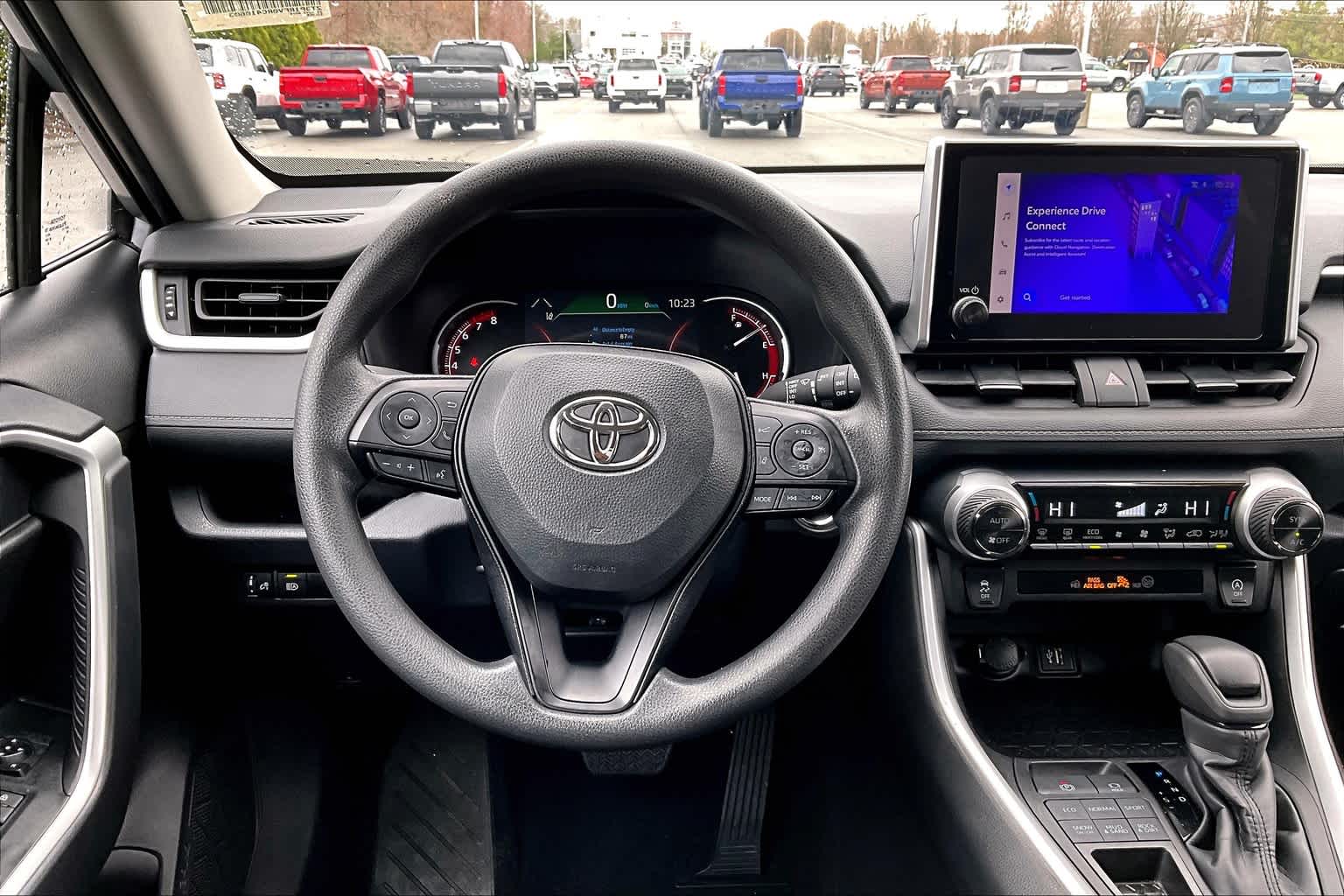 2024 Toyota RAV4 XLE - Photo 17