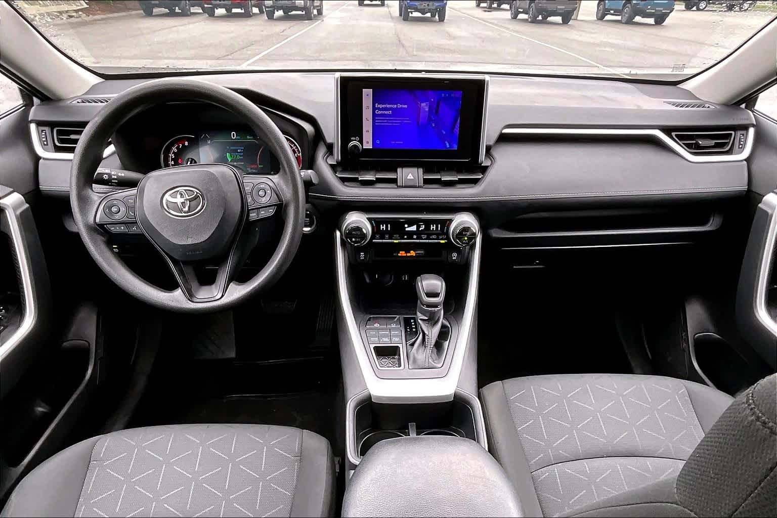 2024 Toyota RAV4 XLE - Photo 21