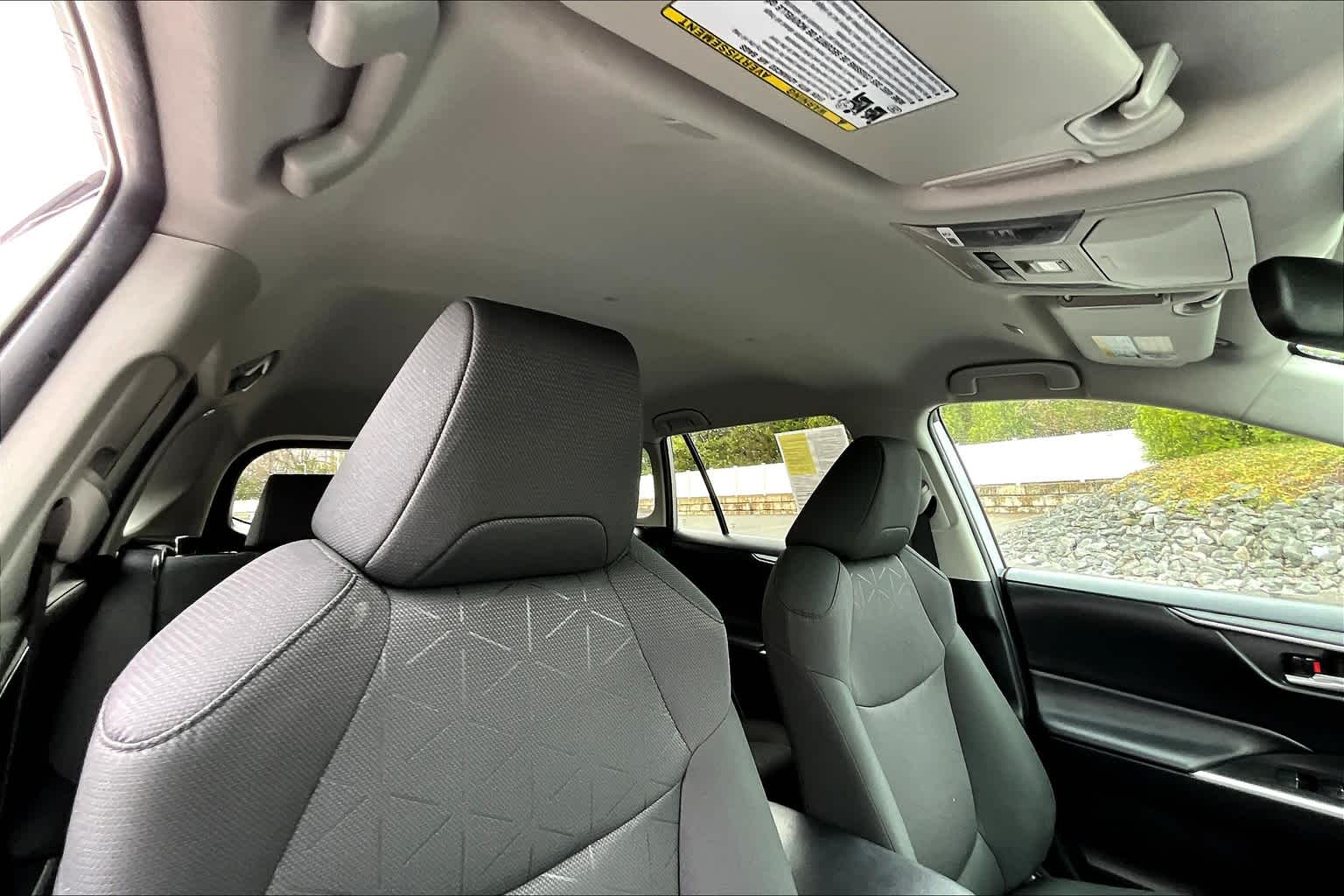 2024 Toyota RAV4 XLE - Photo 22