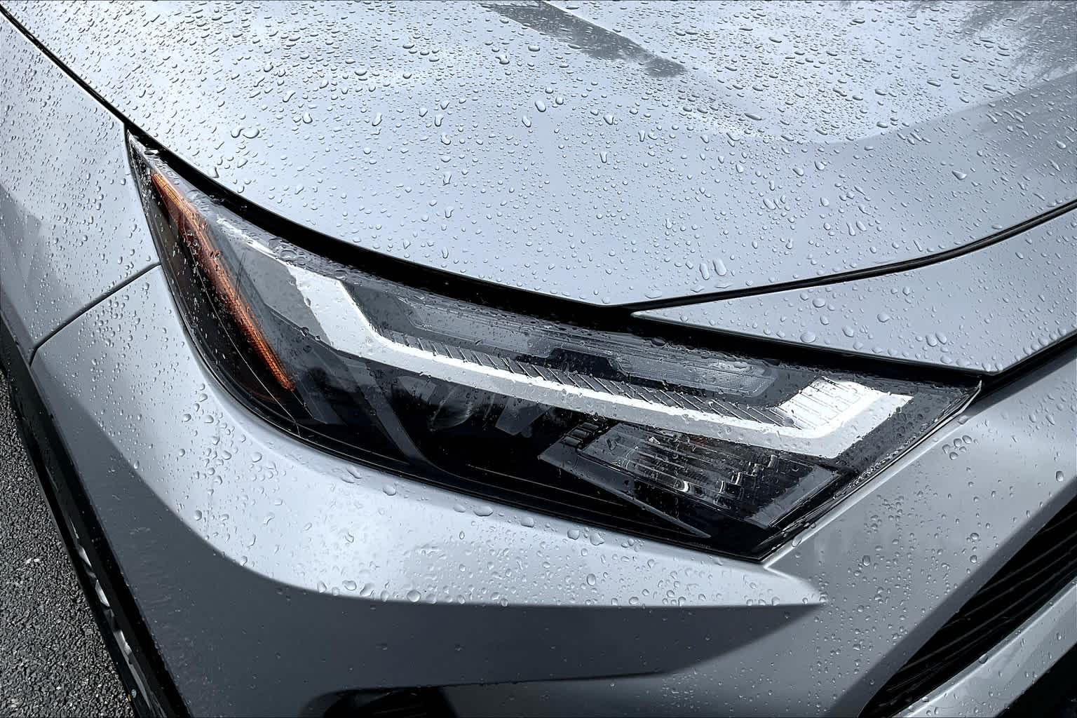 2024 Toyota RAV4 XLE - Photo 33