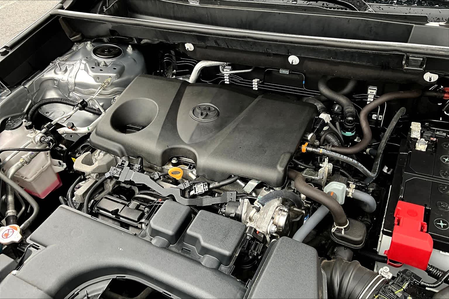 2024 Toyota RAV4 XLE - Photo 35