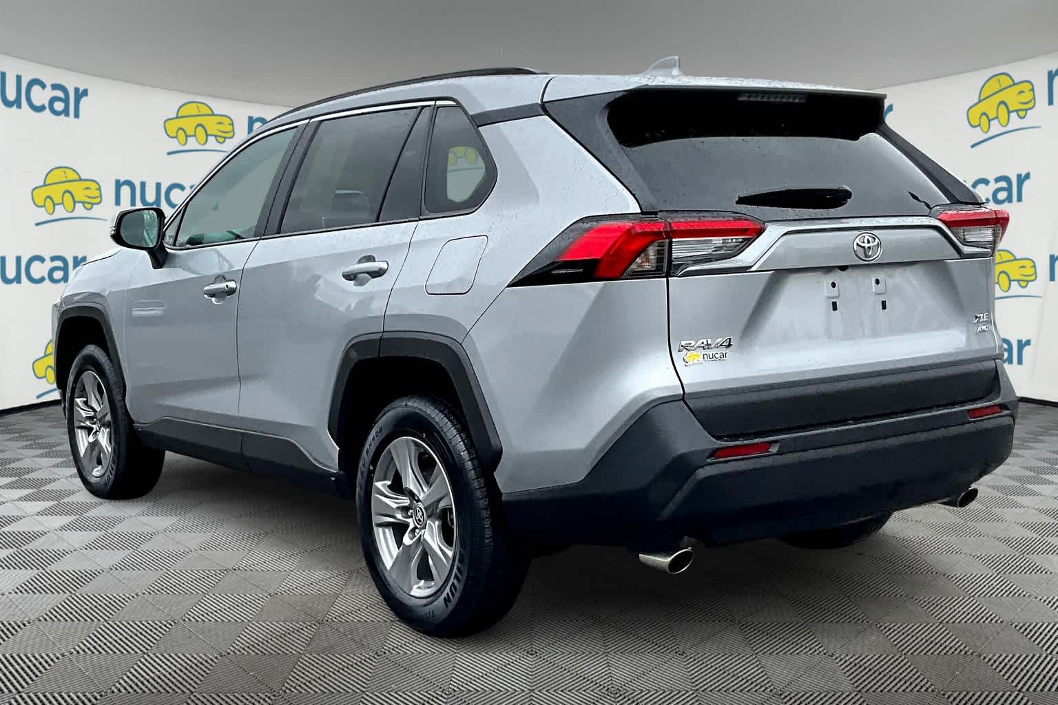 2024 Toyota RAV4 XLE - Photo 4