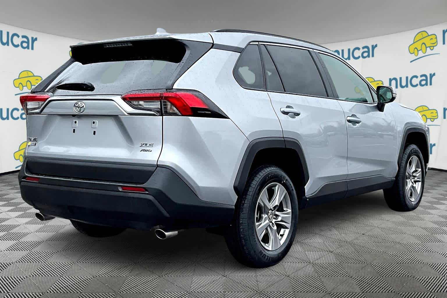2024 Toyota RAV4 XLE - Photo 6
