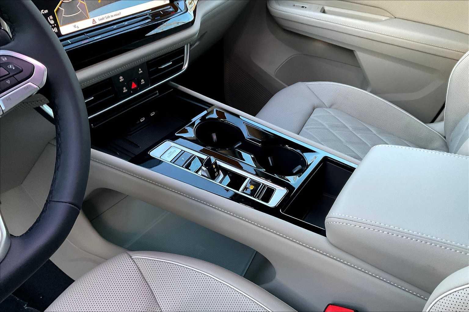 2025 Volkswagen Atlas 2.0T SEL Premium R-Line - Photo 14