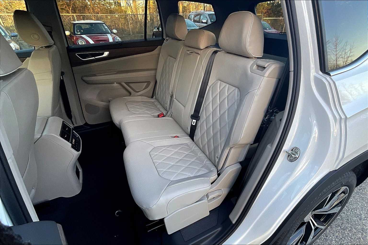 2025 Volkswagen Atlas 2.0T SEL Premium R-Line - Photo 15