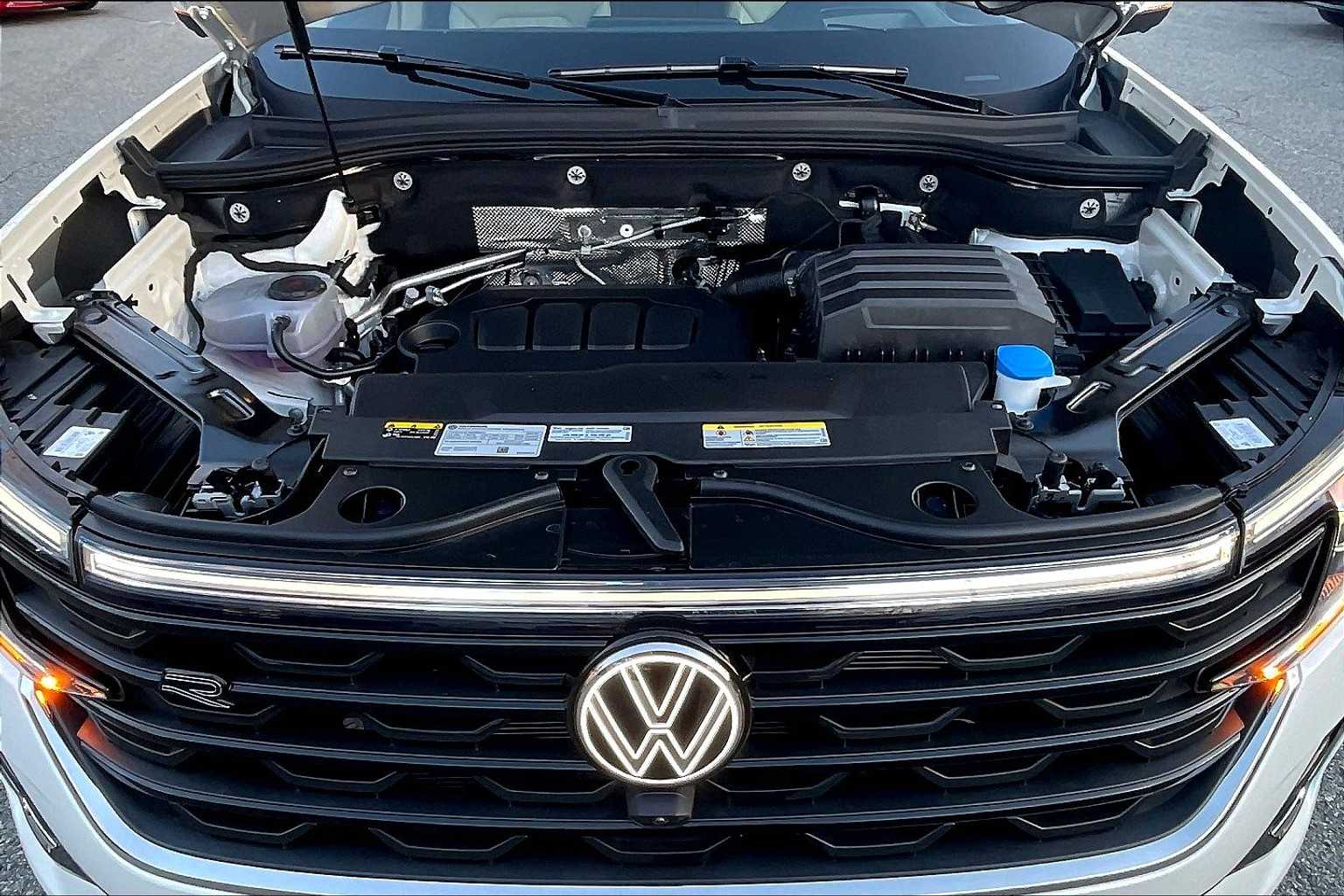 2025 Volkswagen Atlas 2.0T SEL Premium R-Line - Photo 16