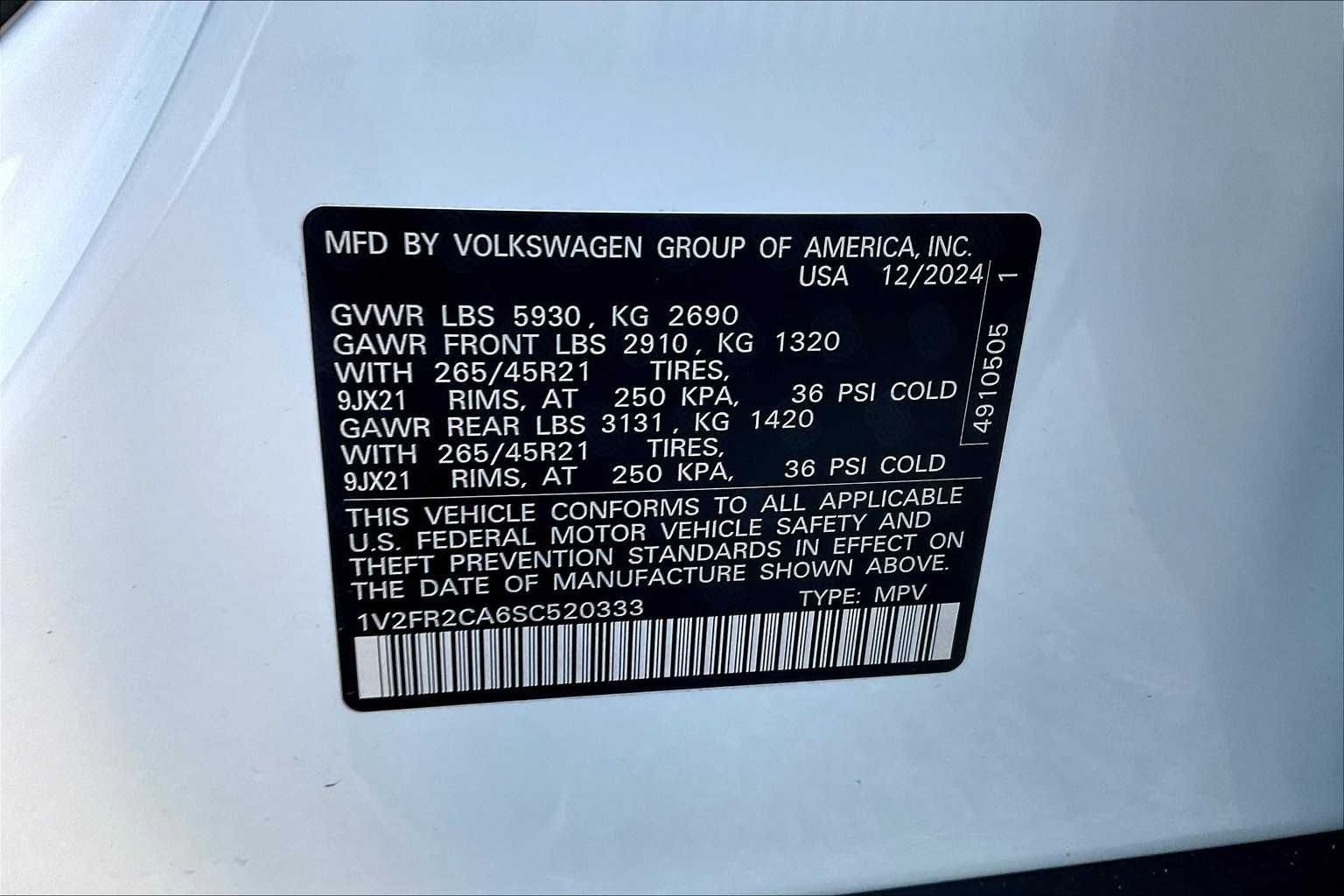 2025 Volkswagen Atlas 2.0T SEL Premium R-Line - Photo 17