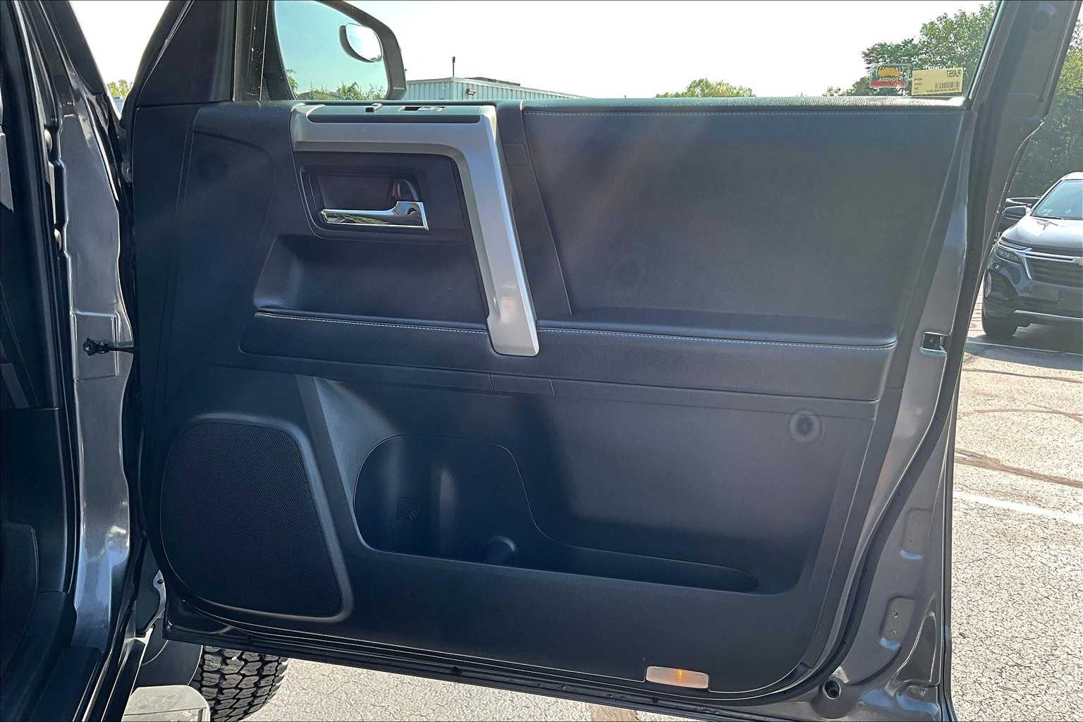 2019 Toyota 4Runner SR5 - Photo 12