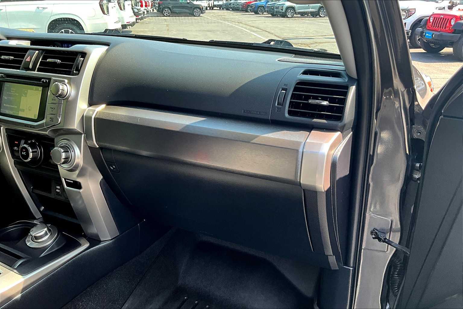 2019 Toyota 4Runner SR5 - Photo 13