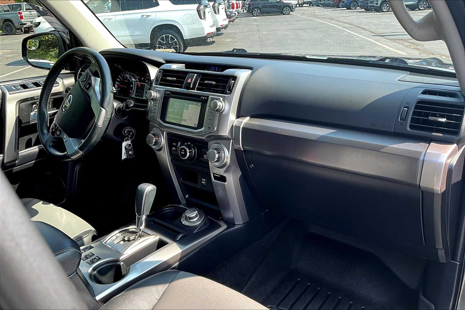 2019 Toyota 4Runner SR5 - Photo 21