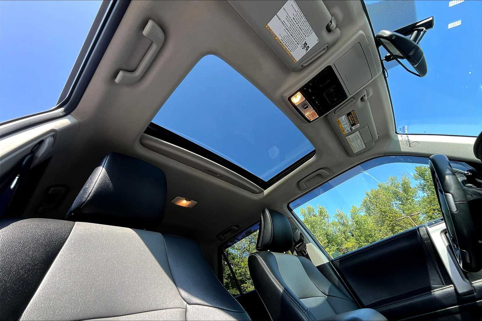 2019 Toyota 4Runner SR5 - Photo 22