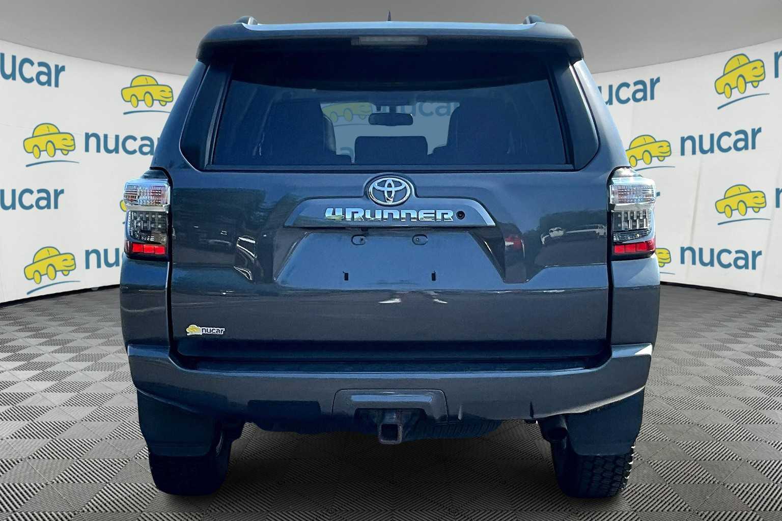 2019 Toyota 4Runner SR5 - Photo 5